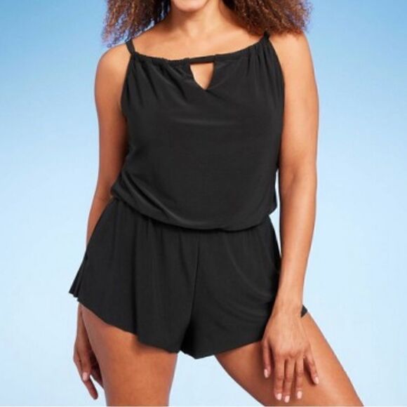 🆕 Aqua Green™ ~ Women's Size M~ Black ~1 Pc. Swimsuit w/Pockets romper - Picture 1 of 6